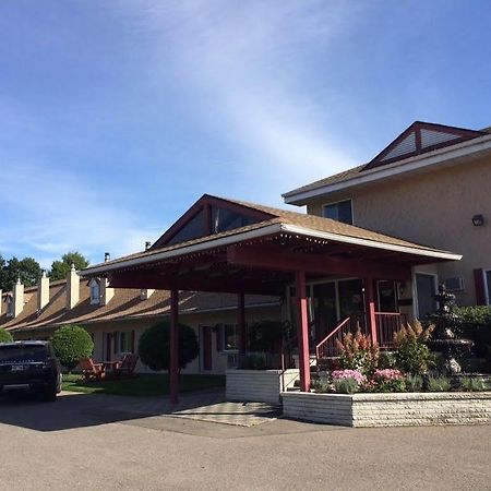 盆特斯套房汽车旅馆 Saint-Sauveur-des-Monts 外观 照片